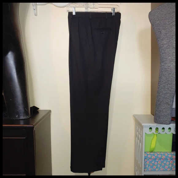 Black Hagar Pleated Dress Pants, 33x32 - Picture 2 of 8